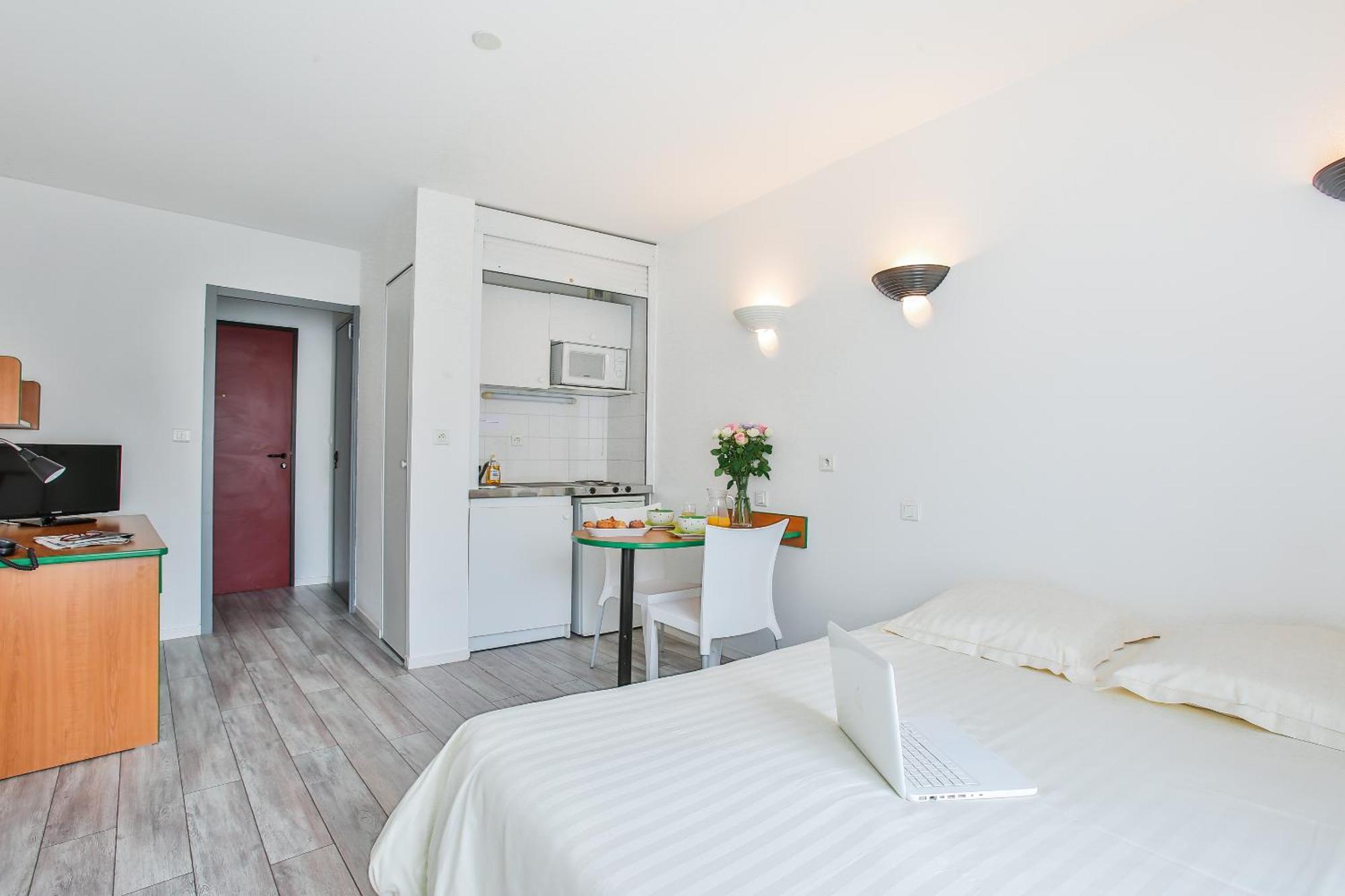 Appart'Hotel Laureades Clermont-Ferrand Centre Jaude Ruang foto