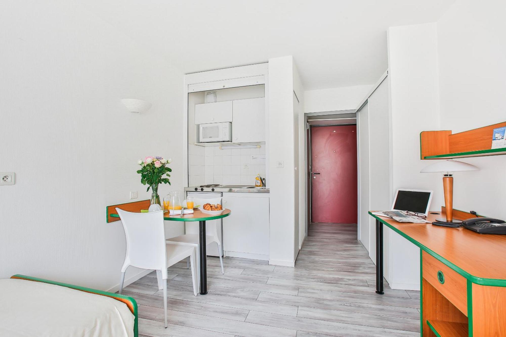 Appart'Hotel Laureades Clermont-Ferrand Centre Jaude Ruang foto