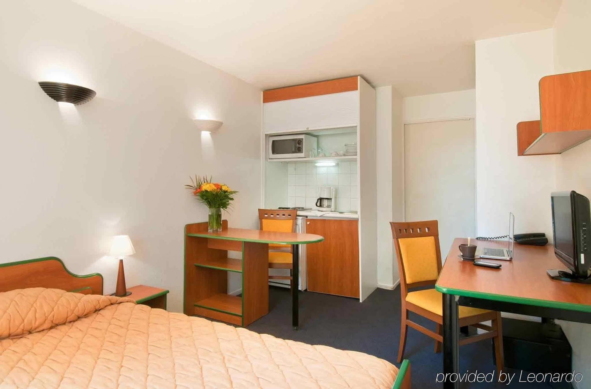 Appart'Hotel Laureades Clermont-Ferrand Centre Jaude Ruang foto
